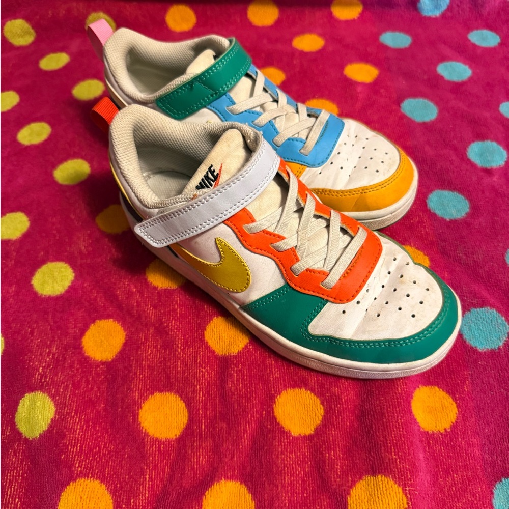 Nikes - Picture 2 of 3